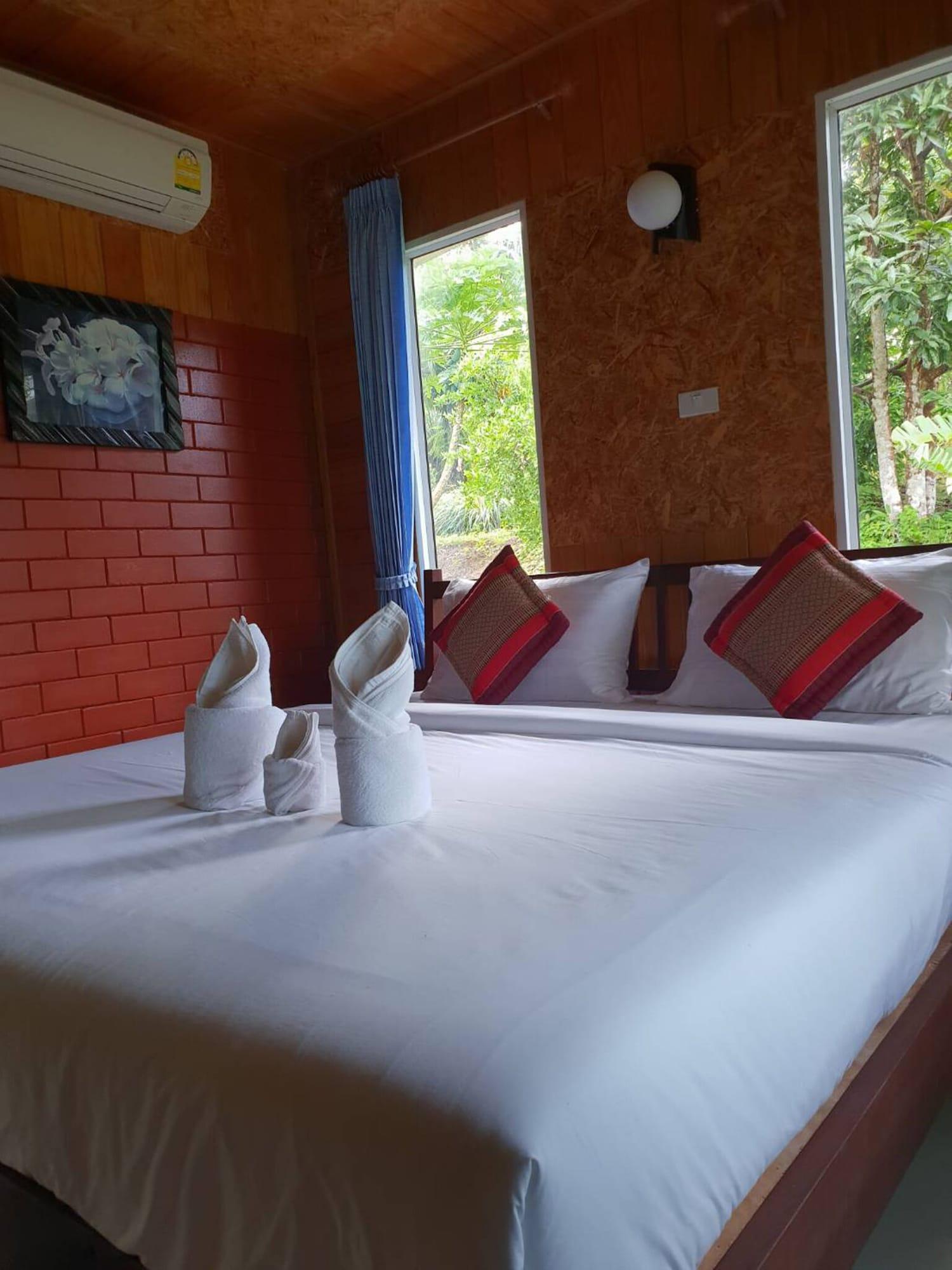 Baan Suan Hill Resort Ban Tha Khun Dış mekan fotoğraf